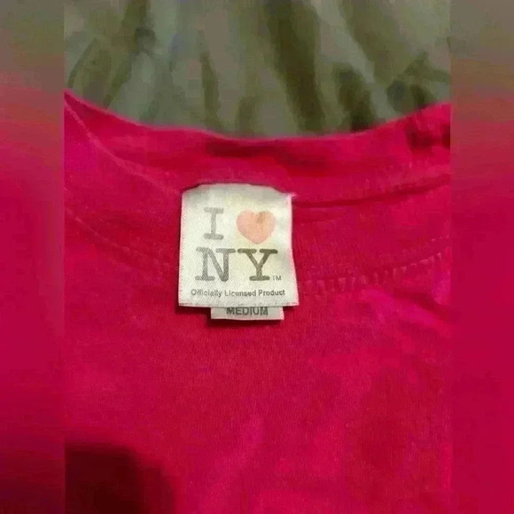 Bright vibrant pink I 💜 New York shirt  size medium - Picture 2 of 6